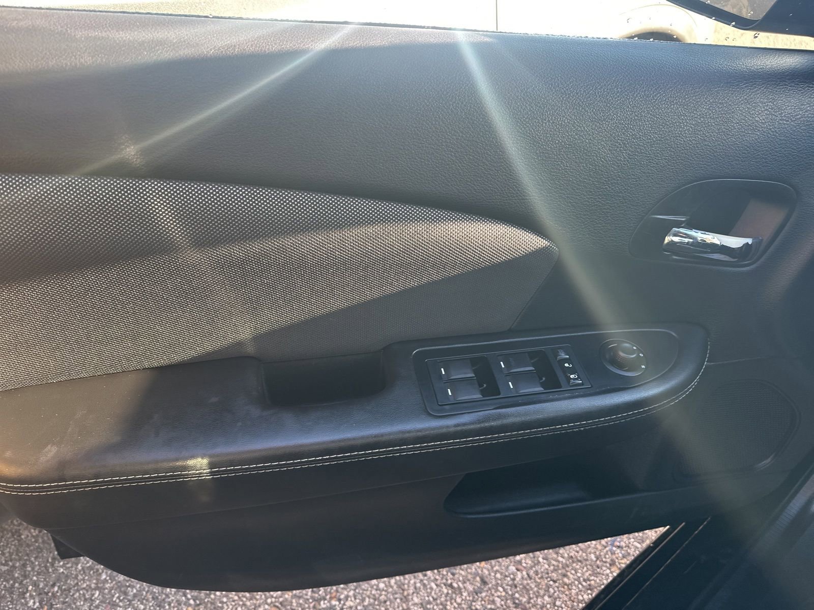 Used 2013 Dodge Avenger SE image 9