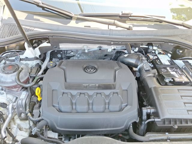 Certified 2024 Volkswagen Tiguan SE R-Line FWD image 24