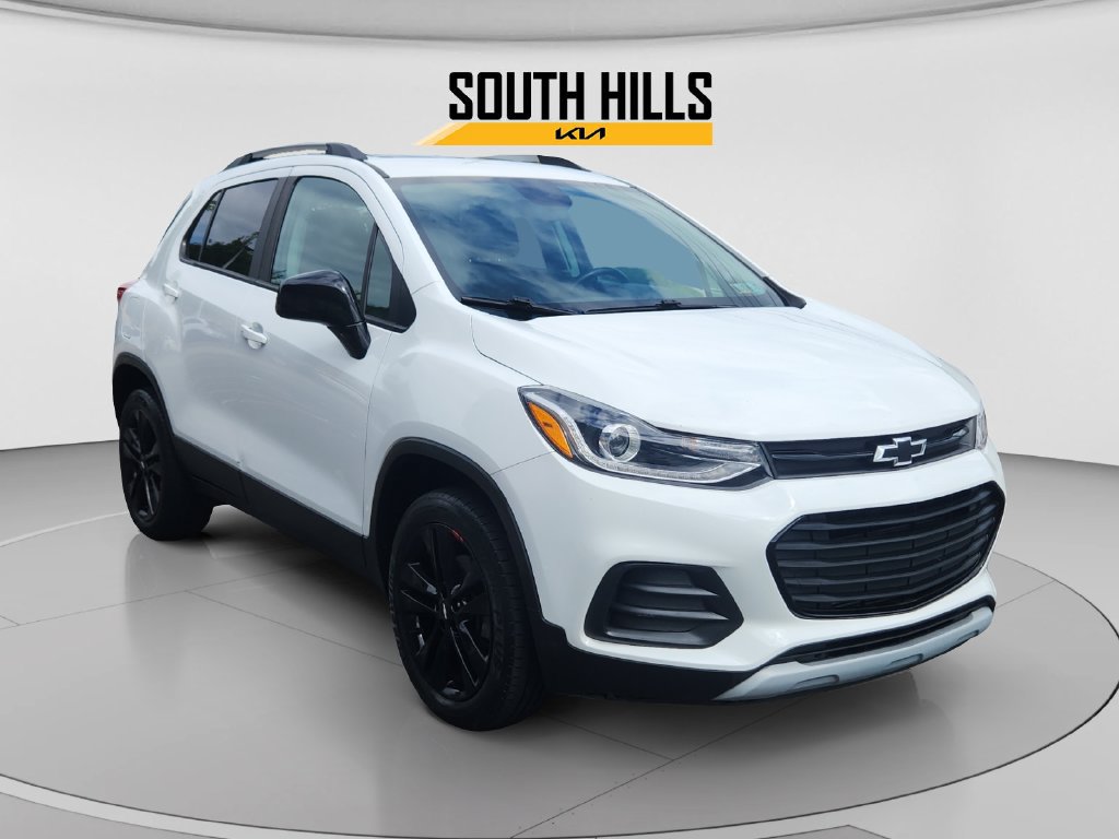 Used 2020 Chevrolet Trax LT w/ Sun & Sound Package AWD/4WD image 7