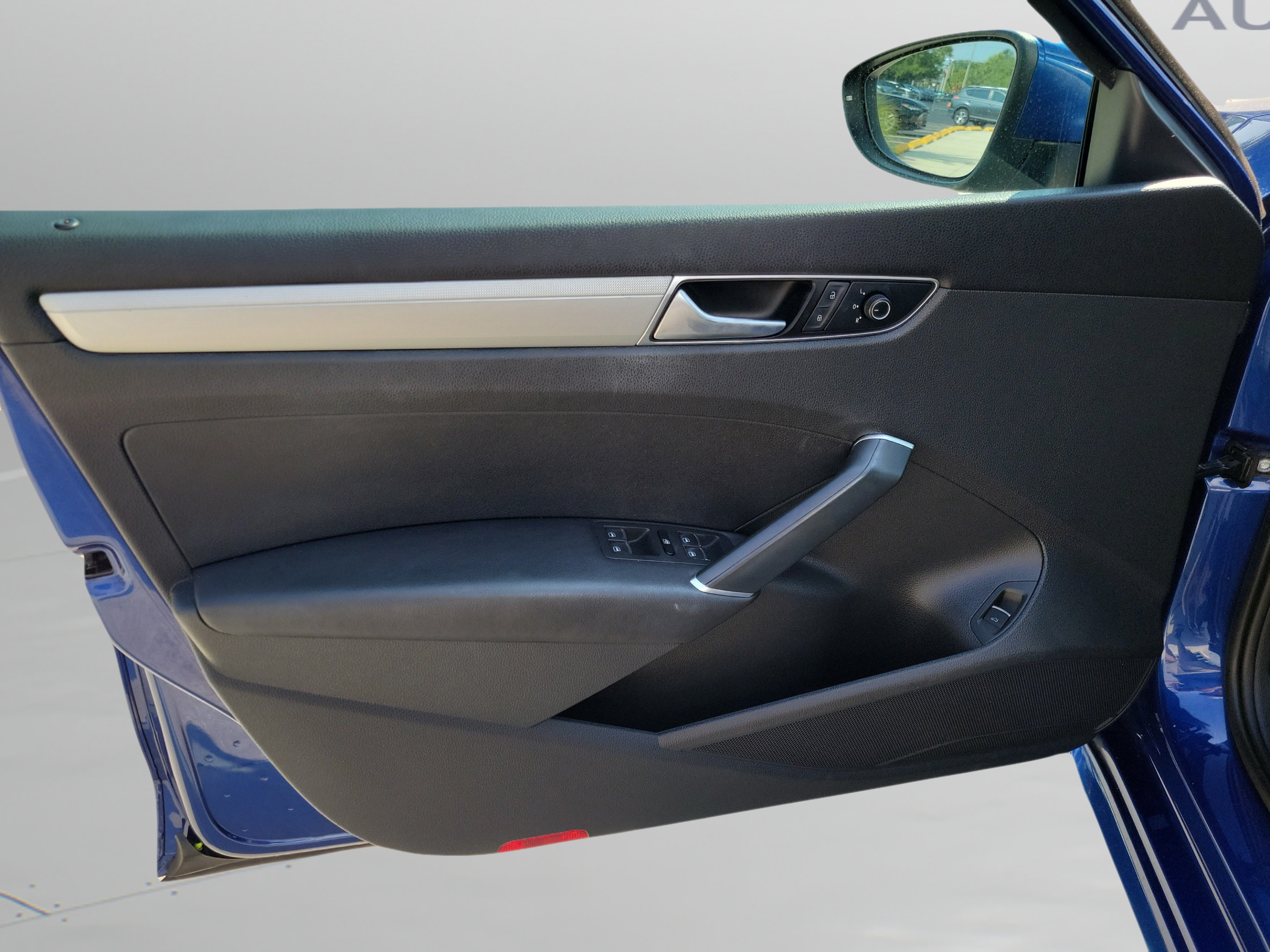 Used 2017 Volkswagen Passat 1.8T S FWD image 6