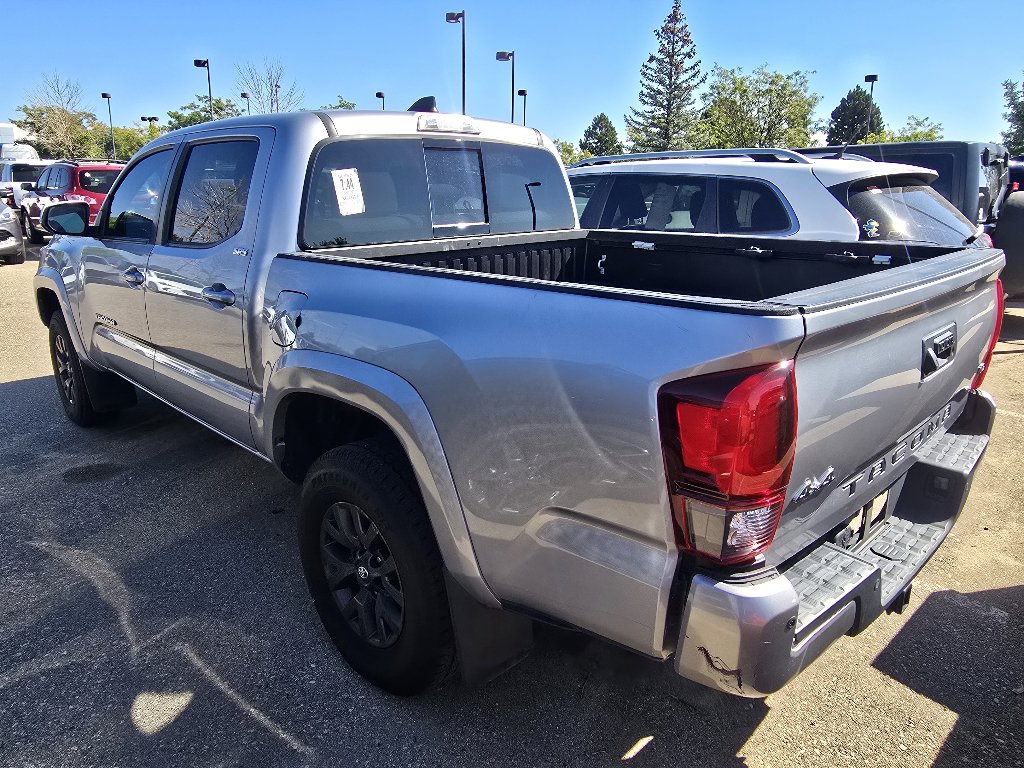 Used 2020 Toyota Tacoma SR5 AWD/4WD image 3