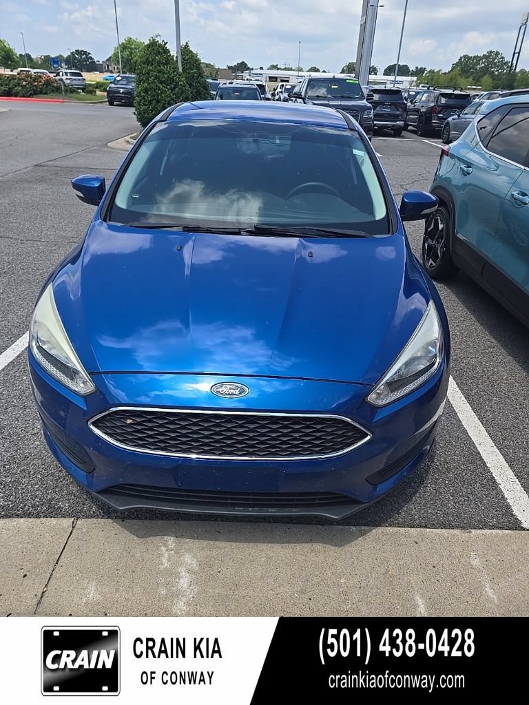 Used 2018 Ford Focus SE w/ Cold Weather Package FWD image 1