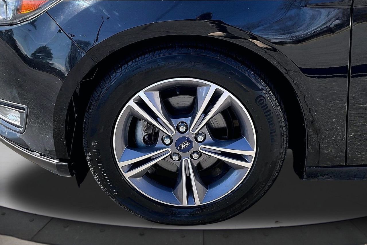 Used 2018 Ford Focus SE w/ SE Appearance Package image 30