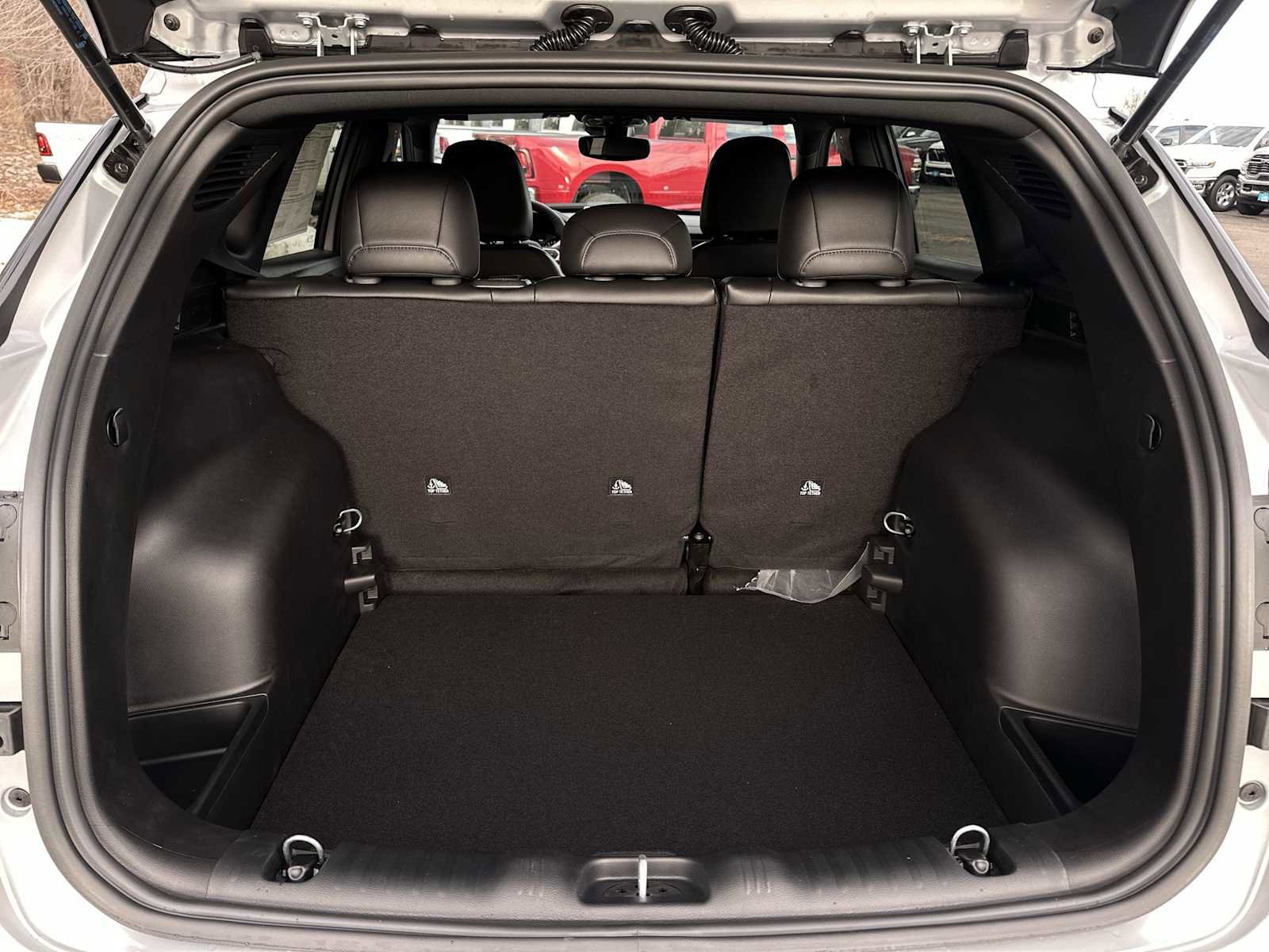 New 2026 Jeep Compass Latitude image 18