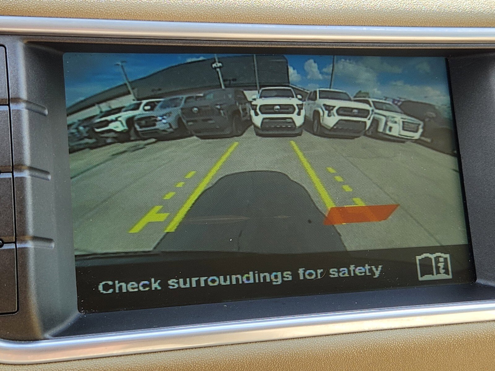 Used 2015 Land Rover Range Rover Evoque Pure Plus image 18