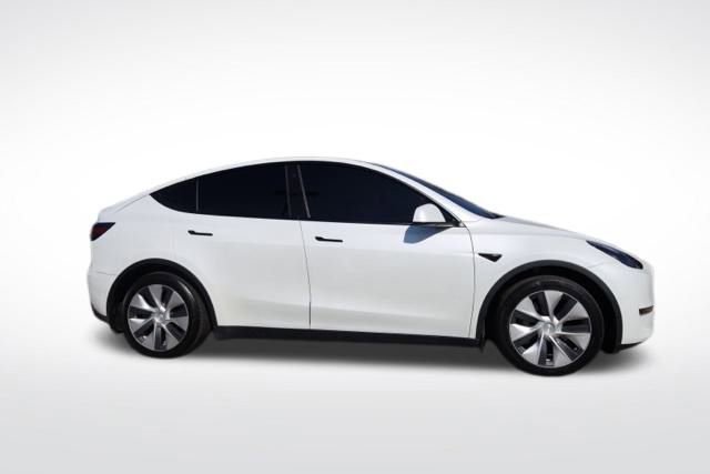 Used 2021 Tesla Model Y Long Range image 9
