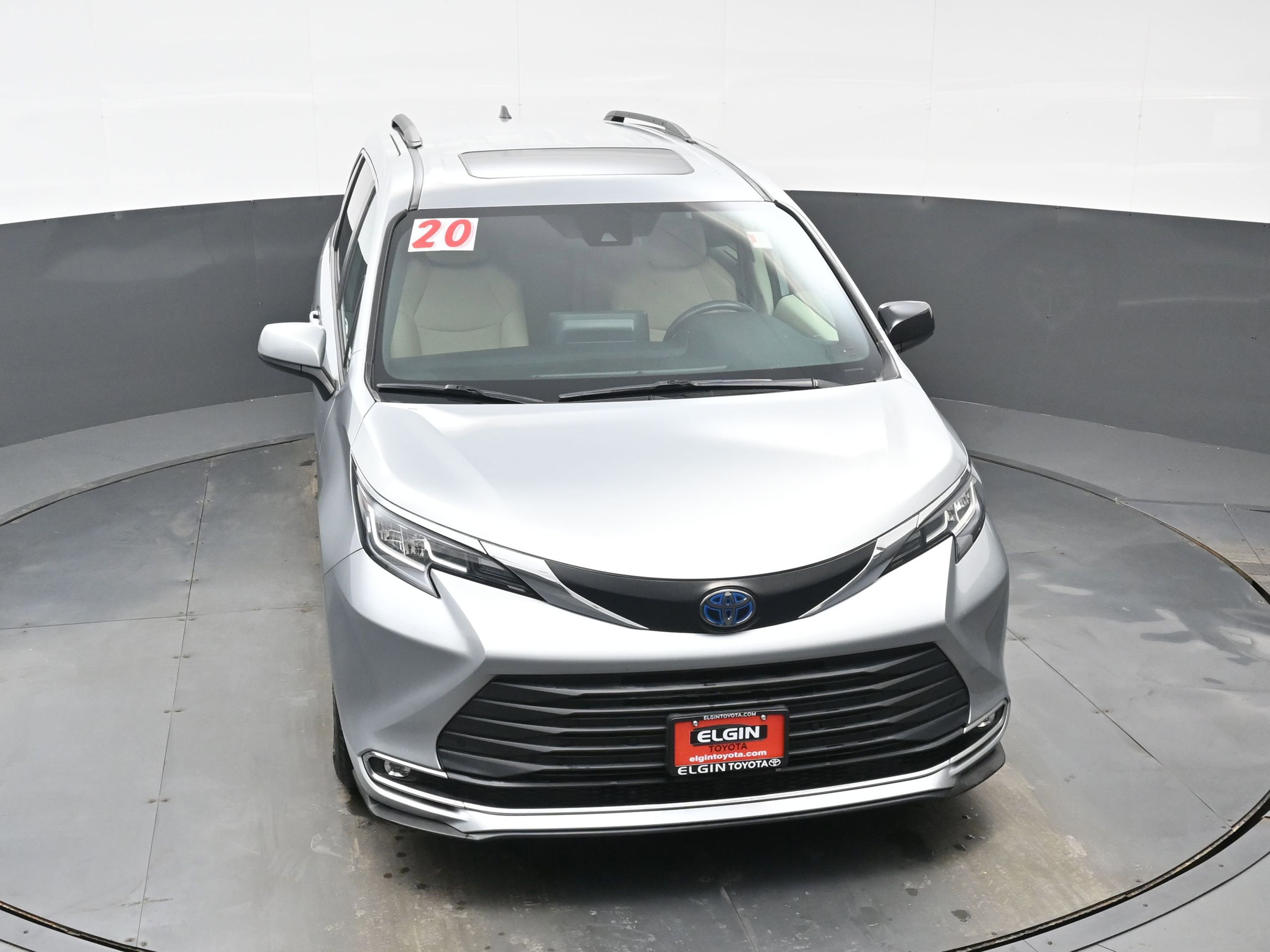 Used 2022 Toyota Sienna XLE image 36