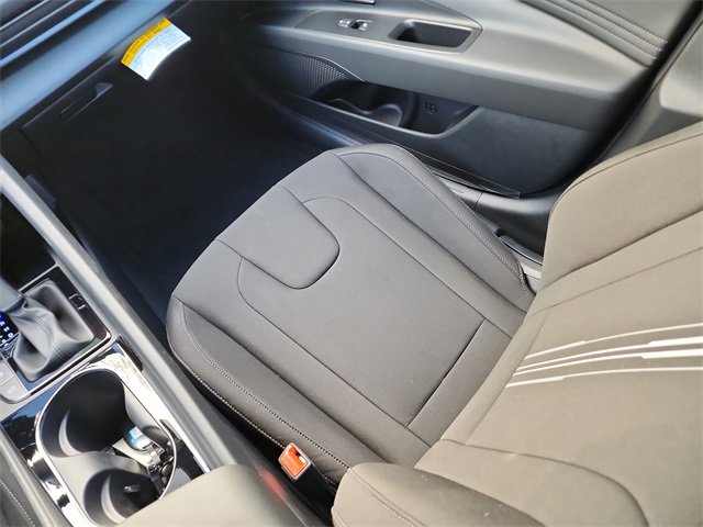 New 2025 Hyundai Elantra SEL w/ Cargo Package image 13