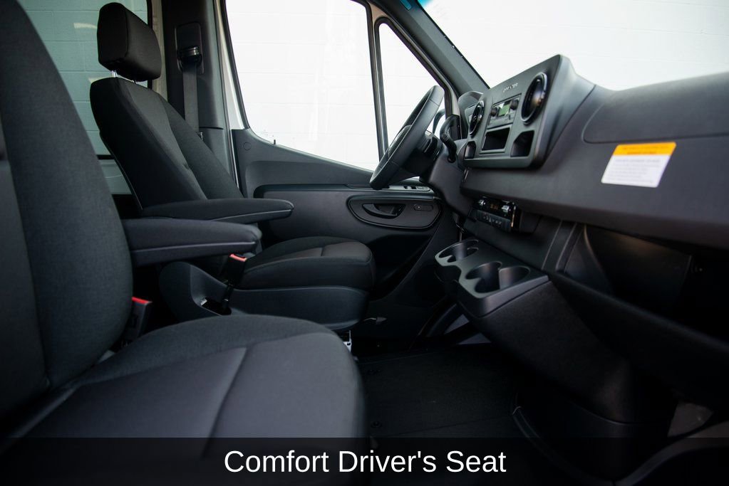 Used 2025 Mercedes-Benz Sprinter 144 Cargo image 18