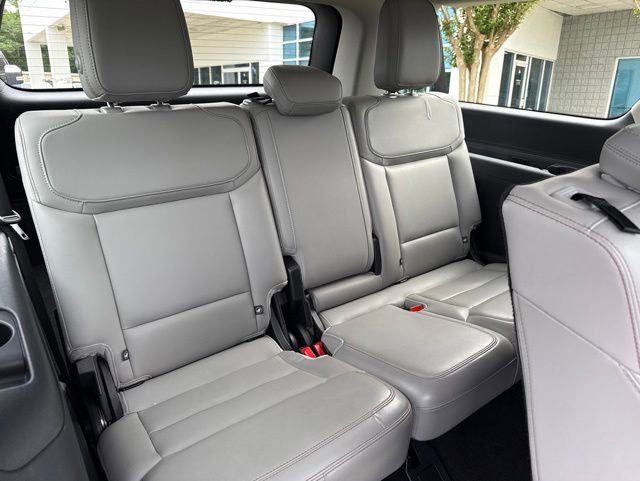 Used 2025 Ford Expedition Max Active AWD/4WD image 11