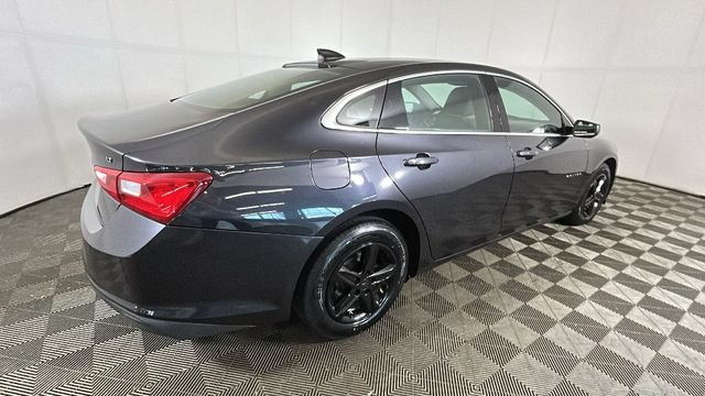 Used 2022 Chevrolet Malibu LS FWD image 2
