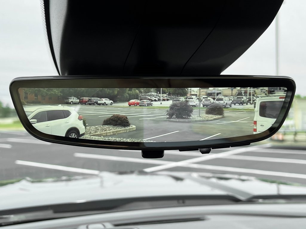 Used 2024 GMC Sierra 3500 Denali Ultimate image 9