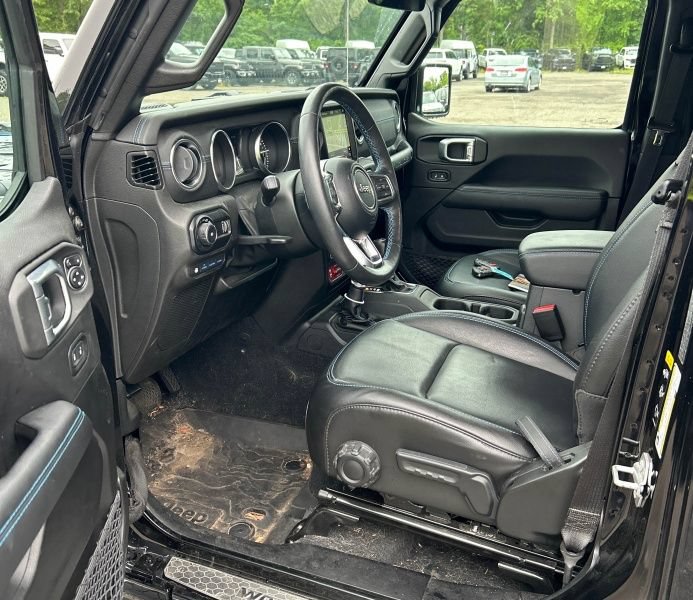 Used 2023 Jeep Wrangler Unlimited Rubicon 4xe w/ Steel Bumper Group AWD/4WD image 9