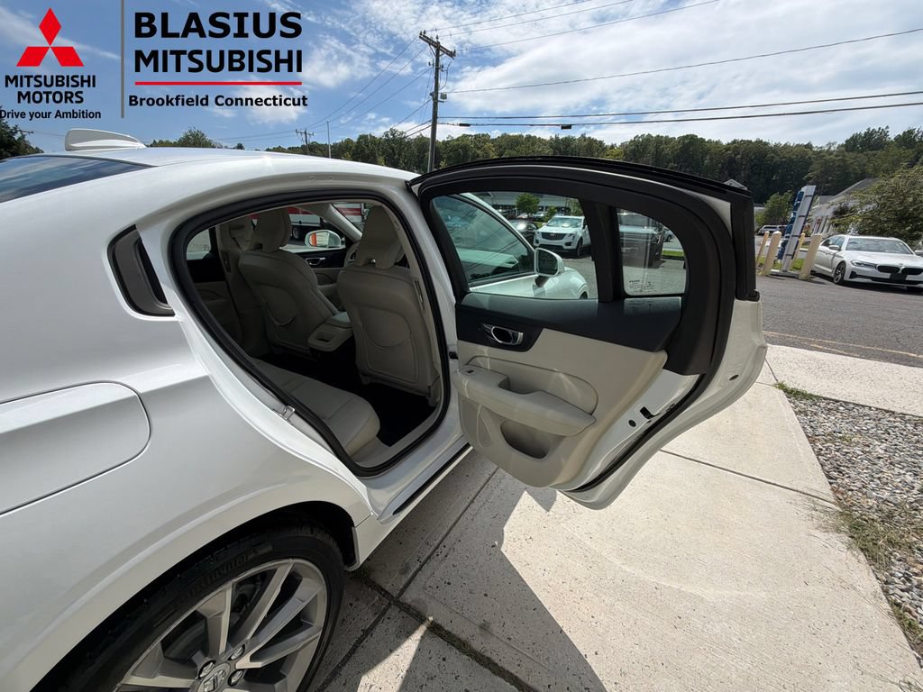 Used 2019 Volvo S60 T5 Momentum w/ Multimedia Package FWD image 51