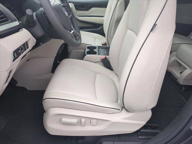 New 2026 Honda Odyssey Touring image 4