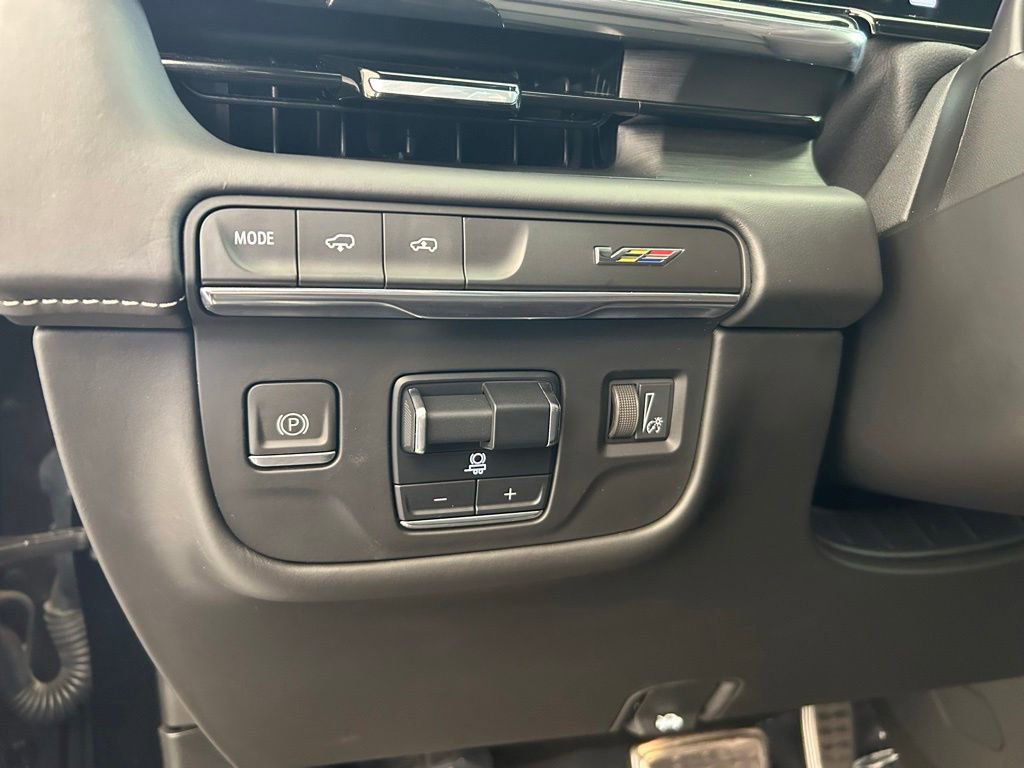 Used 2023 Cadillac Escalade V w/ Heavy-Duty Trailer Package AWD/4WD image 49