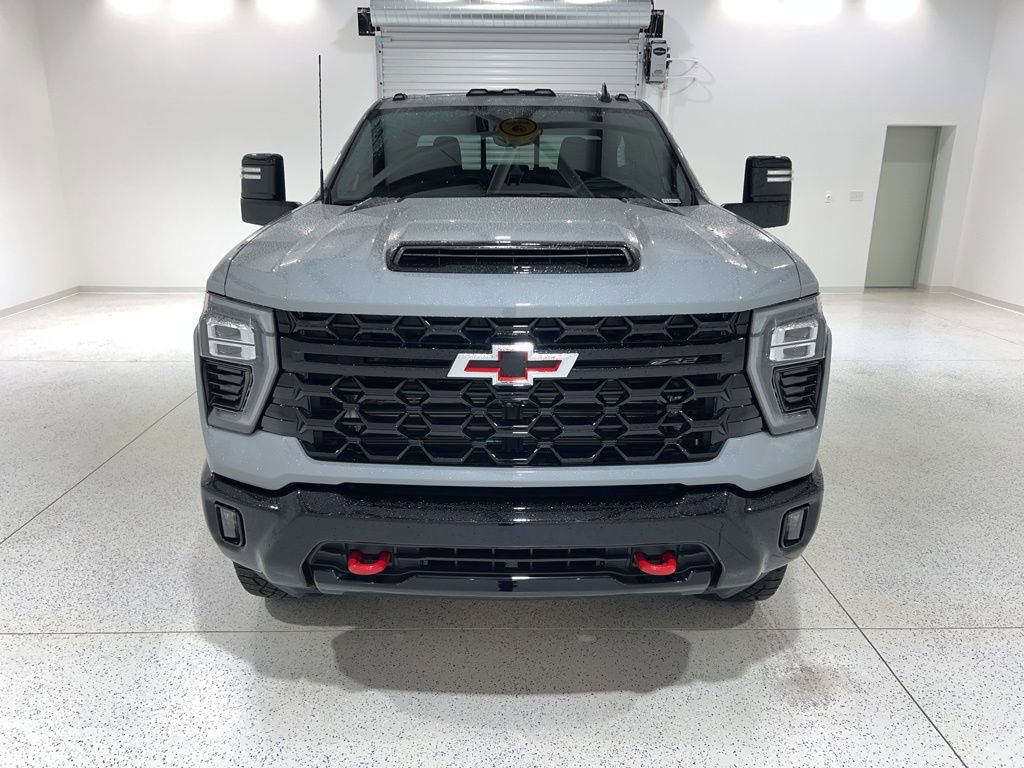 Used 2024 Chevrolet Silverado 2500 ZR2 w/ Technology Package image 8