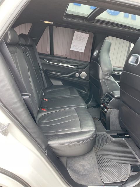 Used 2017 BMW X5 M image 30