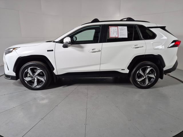 Used 2022 Toyota RAV4 SE w/ Weather & Moonroof Package AWD/4WD image 2