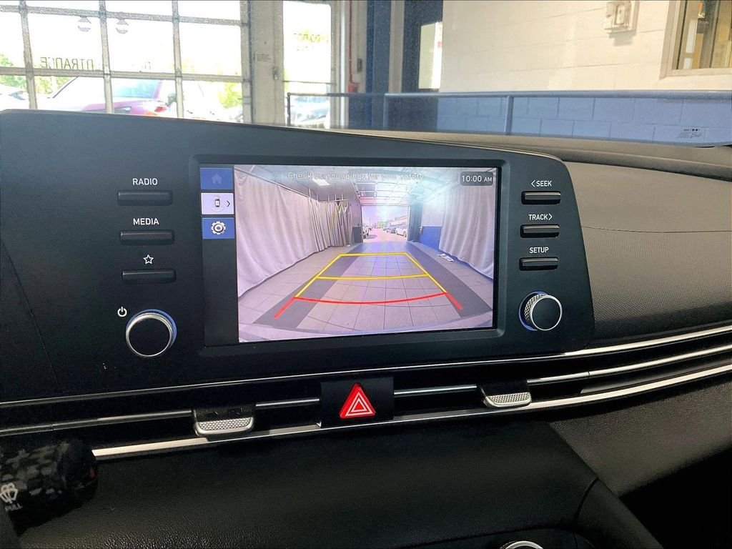 Used 2024 Hyundai Elantra SE FWD image 18