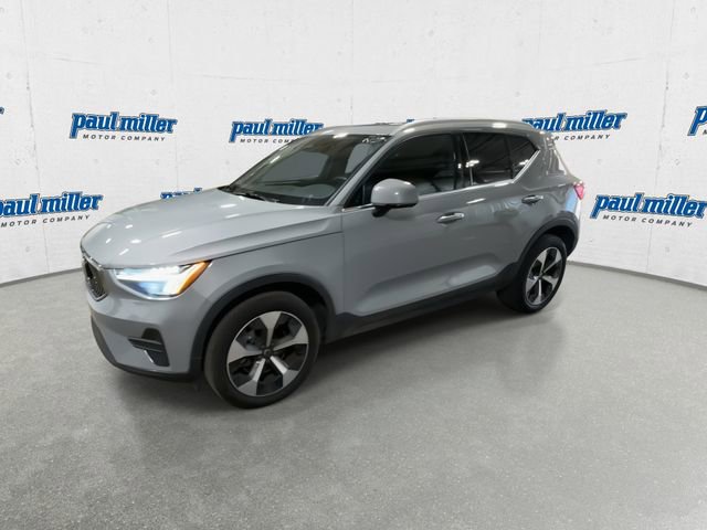 Used 2025 Volvo XC40 B5 Core w/ Protection Package Premier image 5
