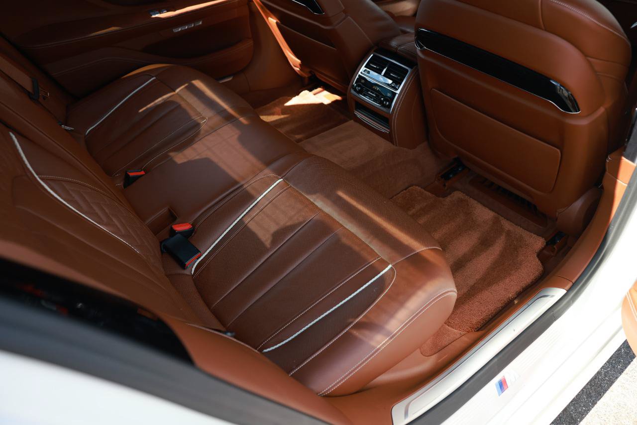Used 2018 BMW 740e xDrive AWD/4WD image 14