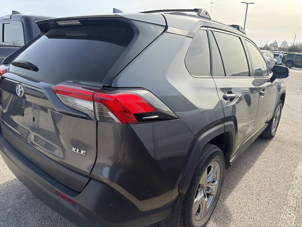 Used 2023 Toyota RAV4 XLE w/ Convenience Package image 4
