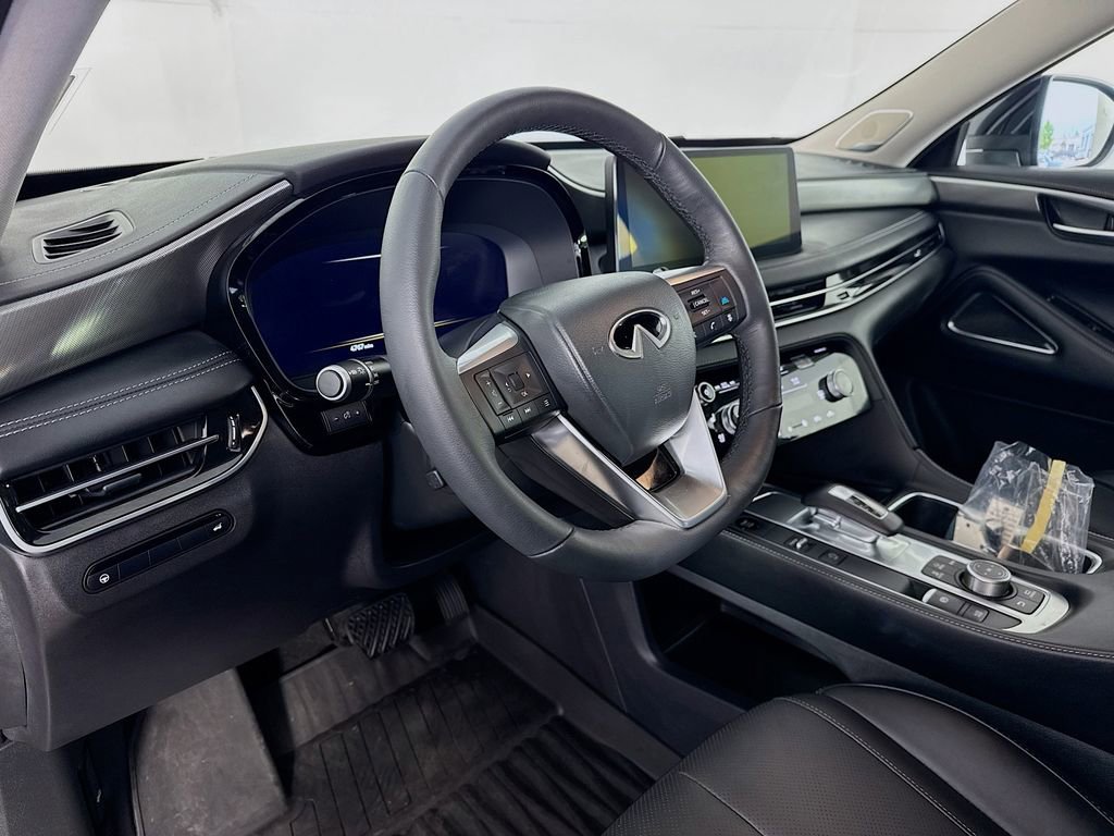 Certified 2026 INFINITI QX60 Luxe w/ Family Package FWD image 9