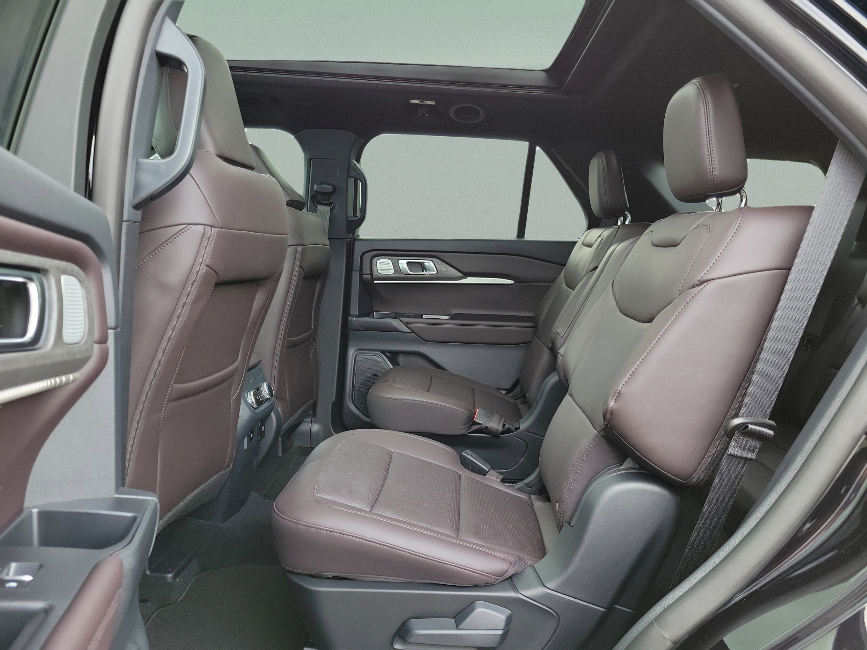 New 2026 Ford Explorer Platinum RWD image 12
