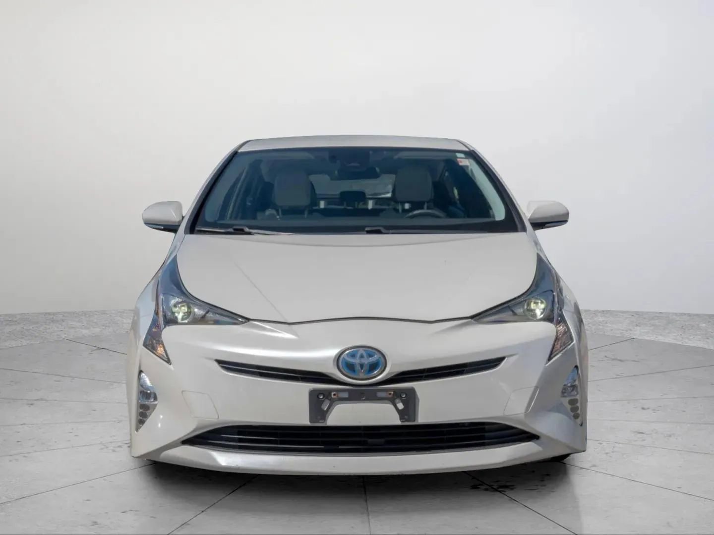 Used 2016 Toyota Prius Two image 3
