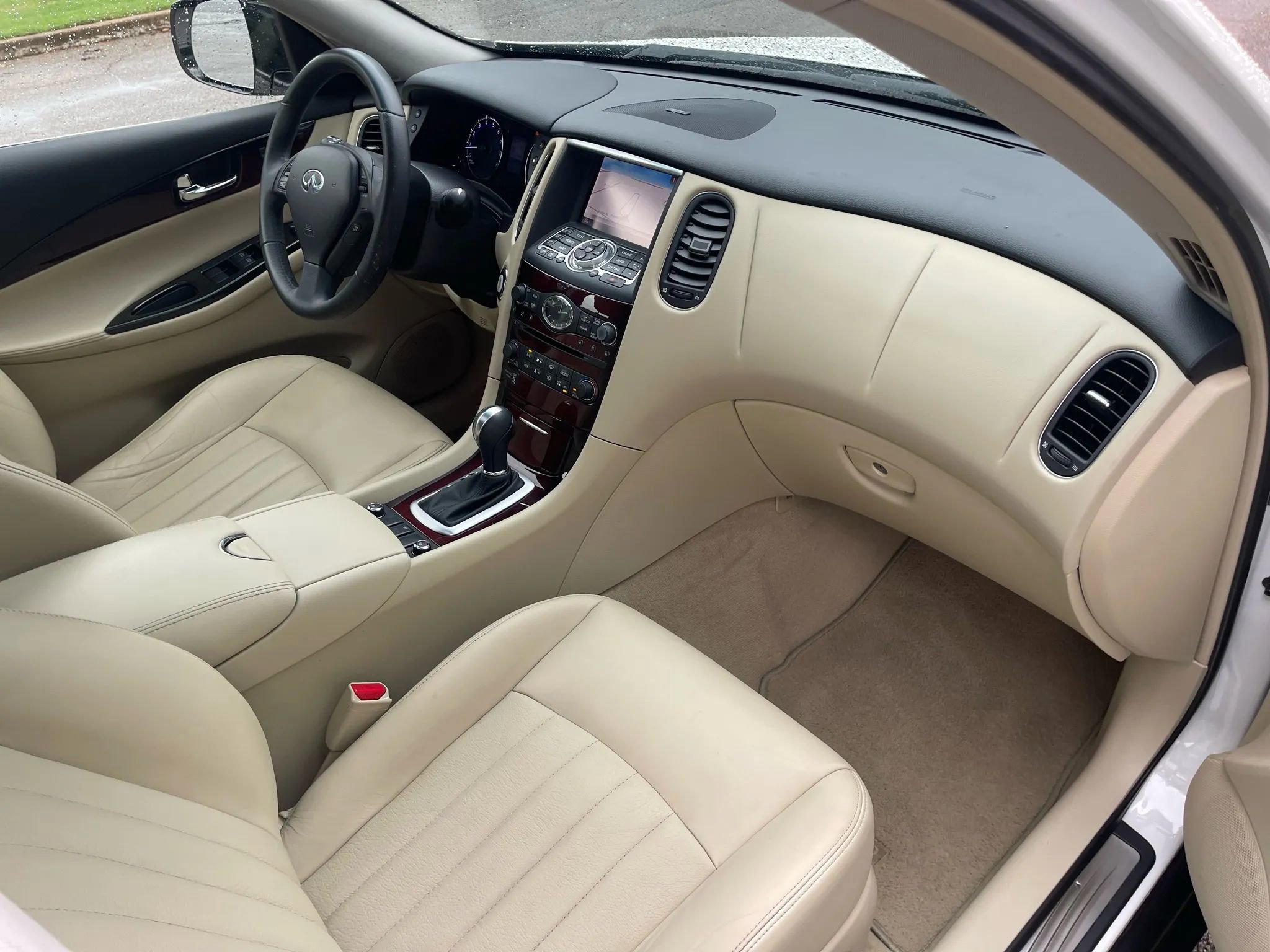 Used 2016 INFINITI QX50 2WD w/ Premium Plus Package image 14