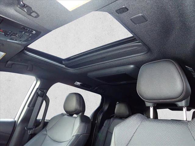 Used 2025 Toyota Sienna Platinum image 14