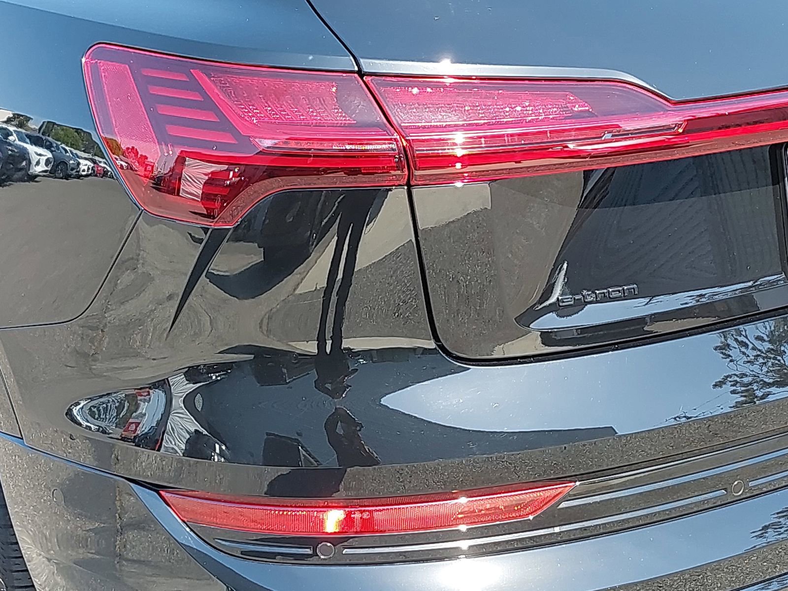 Used 2023 Audi e-tron Premium w/ Convenience Plus Package AWD/4WD image 36