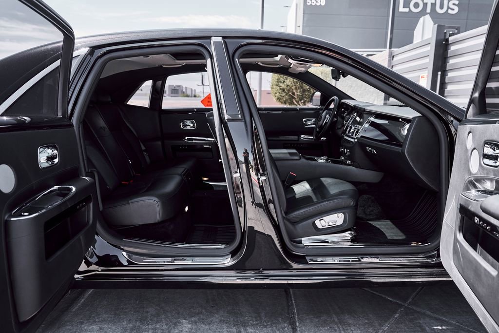 Used 2014 Rolls-Royce Ghost RWD image 23