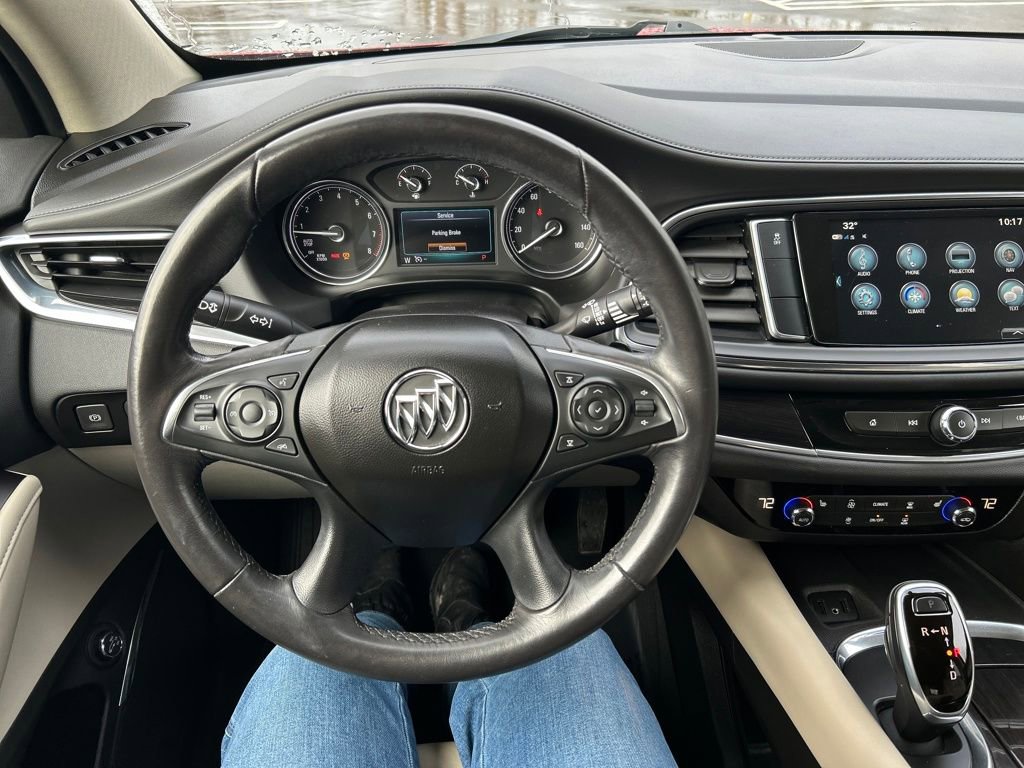 Used 2018 Buick Enclave Essence image 24