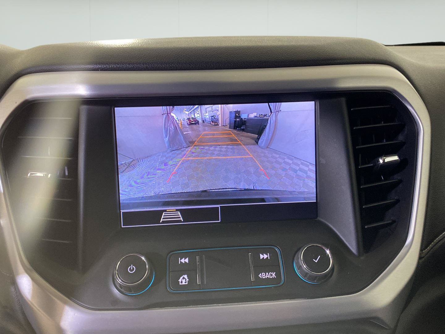 Used 2022 GMC Acadia SLE w/ Driver Convenience Package AWD/4WD image 7
