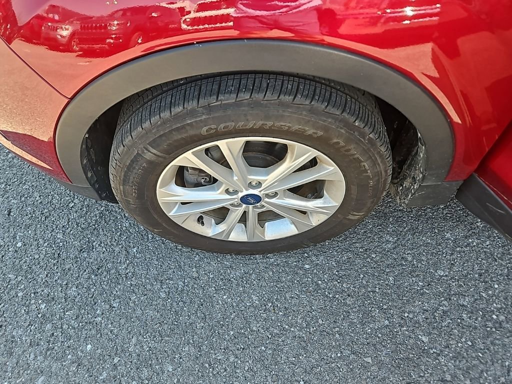 Used 2019 Ford Escape SEL image 13