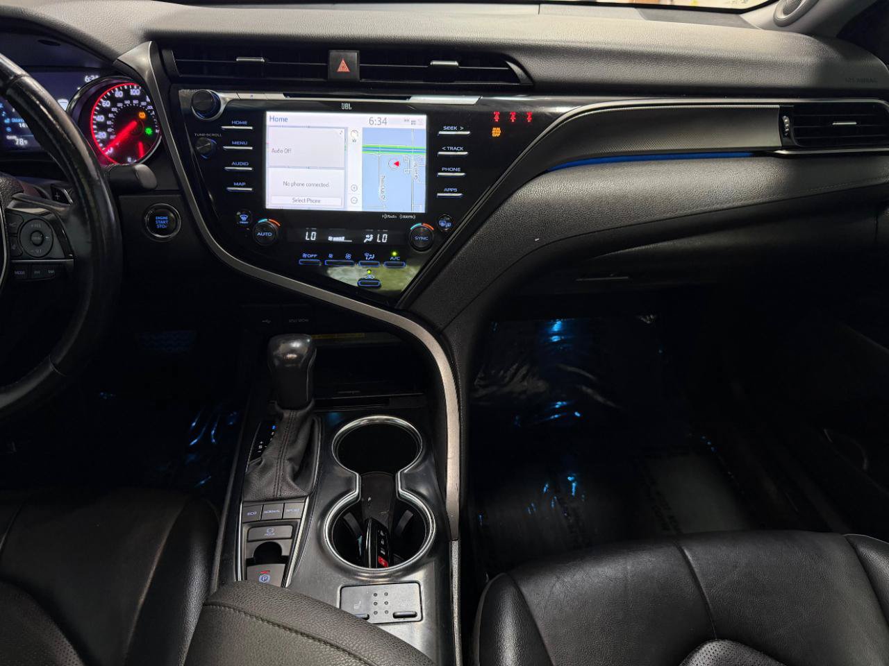 Used 2020 Toyota Camry XSE w/ Navigation Package FWD image 37