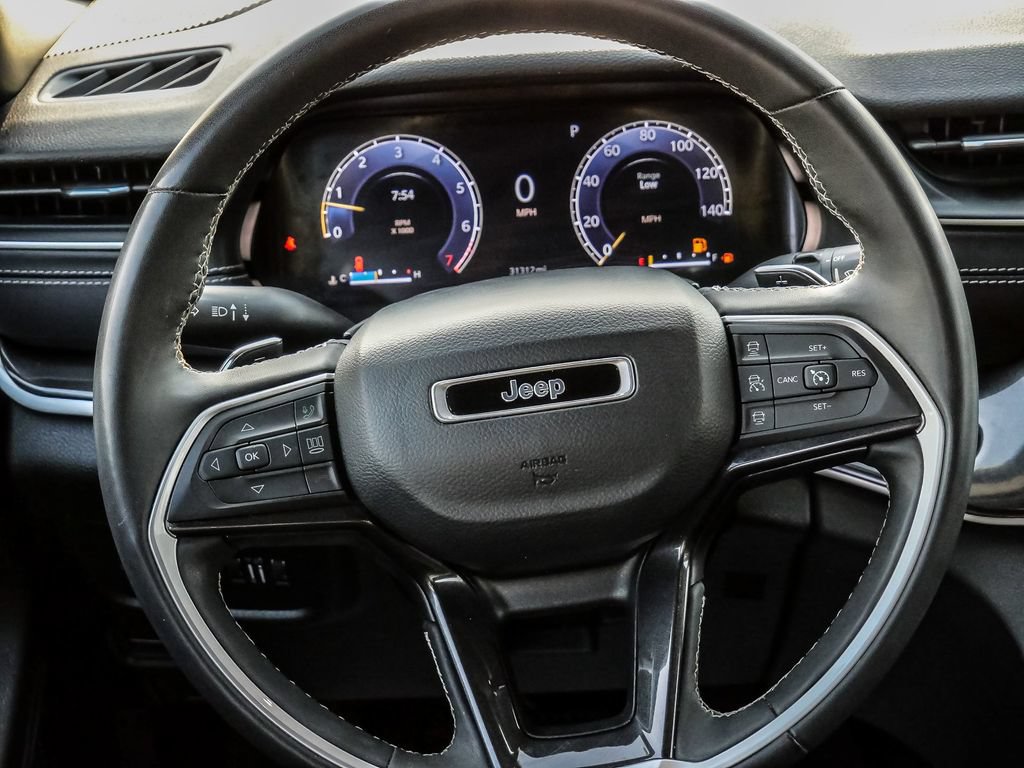 Used 2023 Jeep Grand Cherokee Altitude AWD/4WD image 29