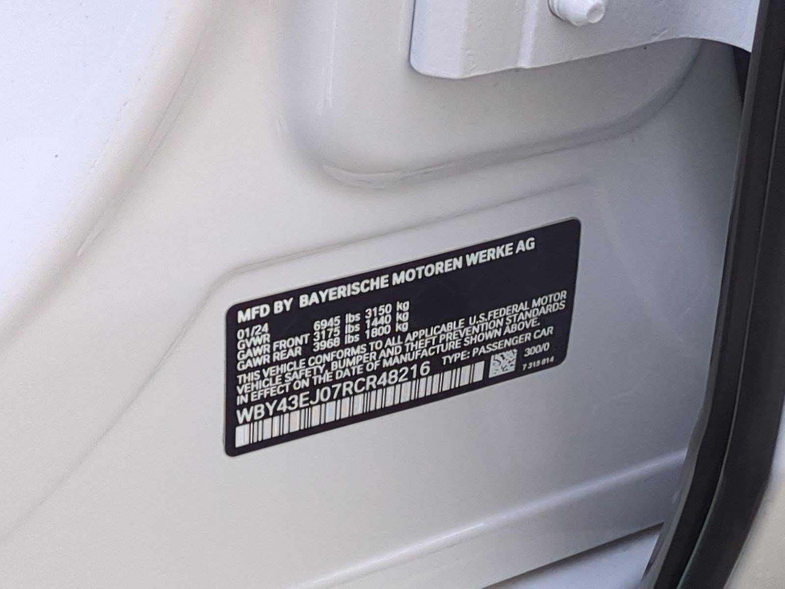 Certified 2024 BMW i7 eDrive50 w/ M Sport Package RWD image 36