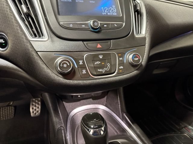 Used 2016 Chevrolet Malibu LT FWD image 18