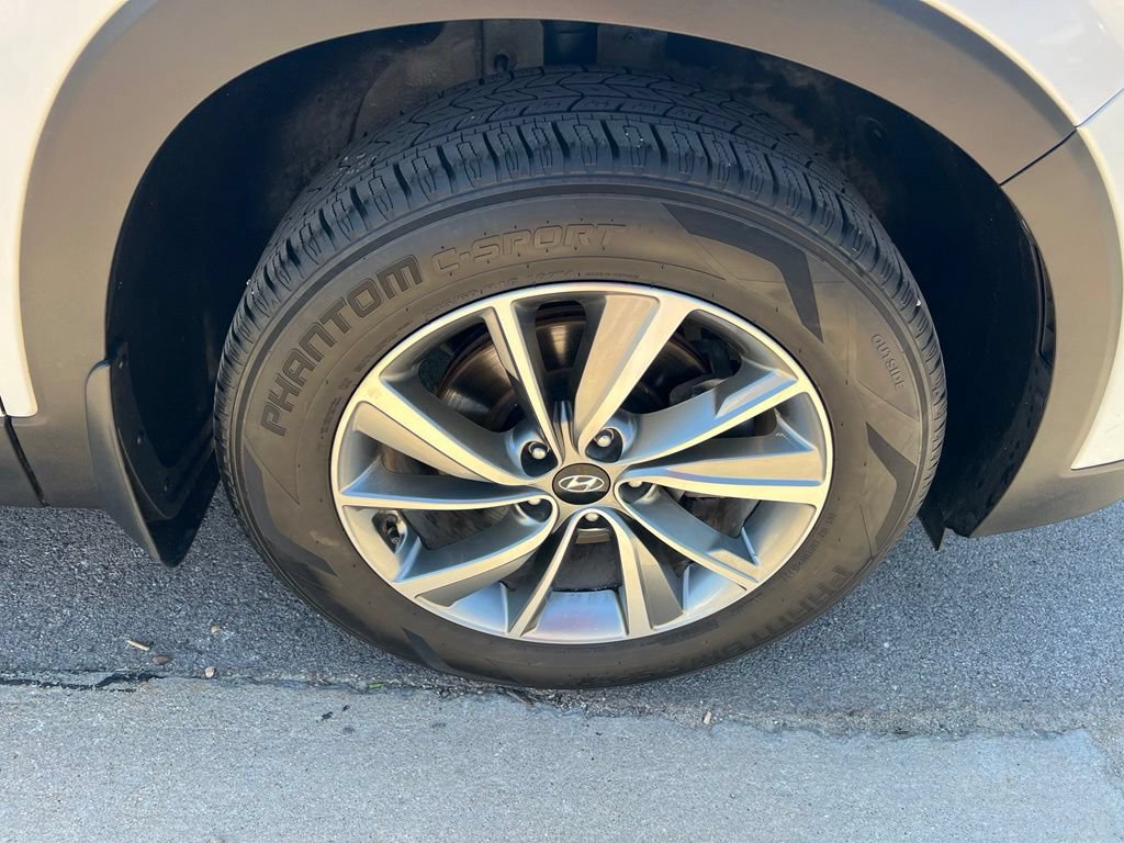 Used 2019 Hyundai Santa Fe SEL FWD image 12