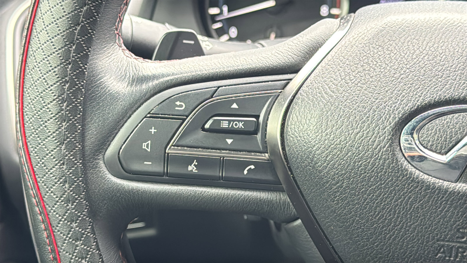 Used 2021 INFINITI Q60 Red Sport 400 w/ Cargo Package image 21