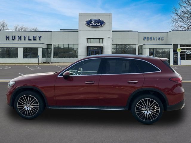Used 2023 Mercedes-Benz GLC 300 4MATIC w/ Pinnacle Trim Package image 6