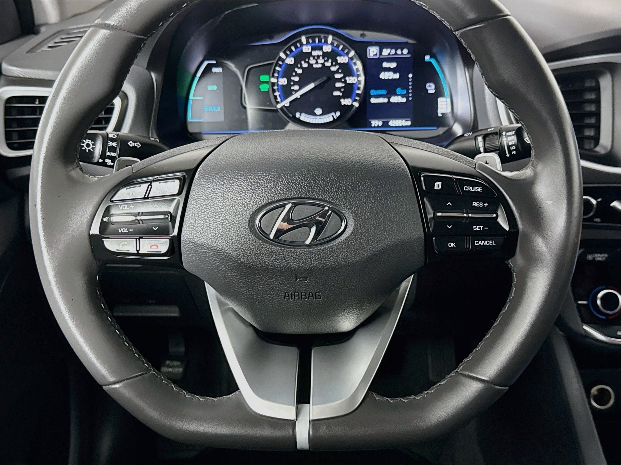 Used 2019 Hyundai Ioniq Plug-In Hybrid FWD image 24