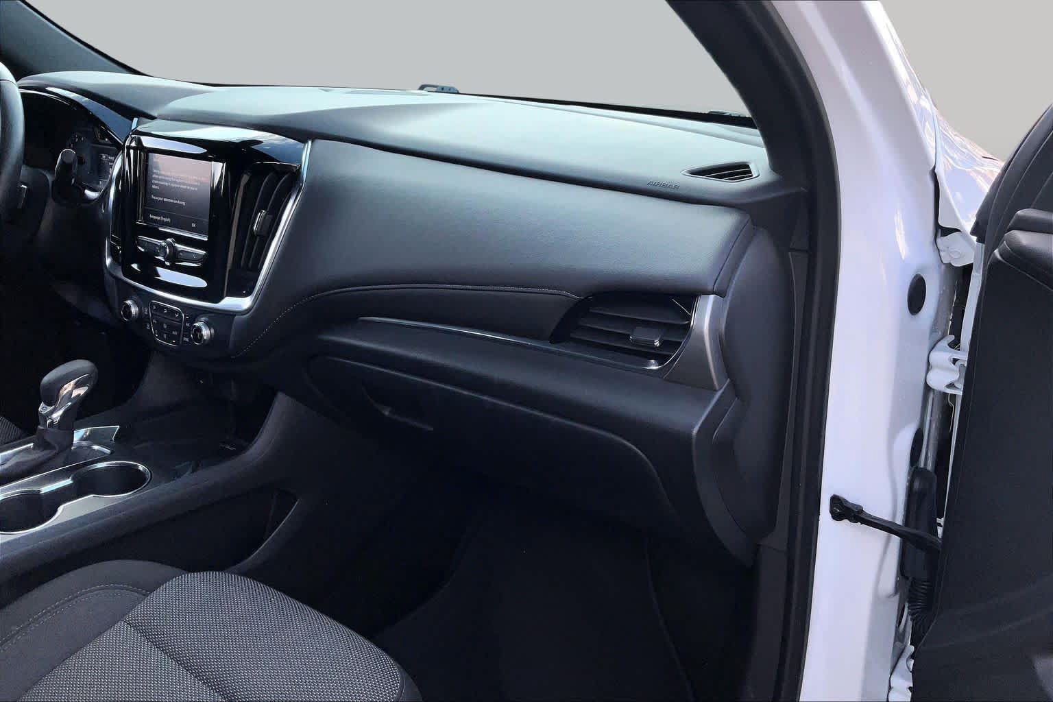 Used 2023 Chevrolet Traverse LT FWD image 17