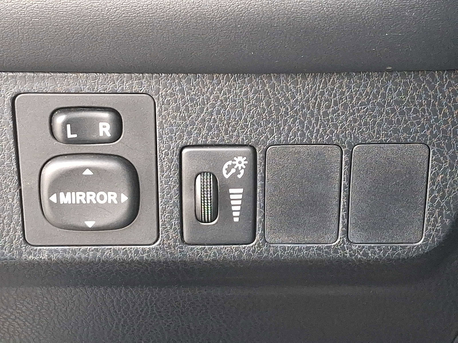 Used 2016 Toyota RAV4 SE w/ Cargo Management Package image 26