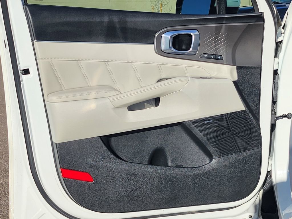 Used 2024 Kia Sorento SX Prestige image 32