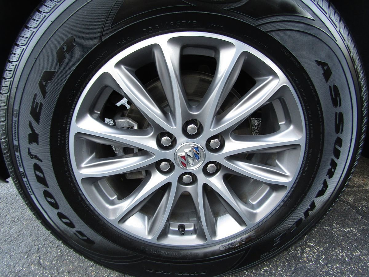 Used 2024 Buick Enclave Premium image 38