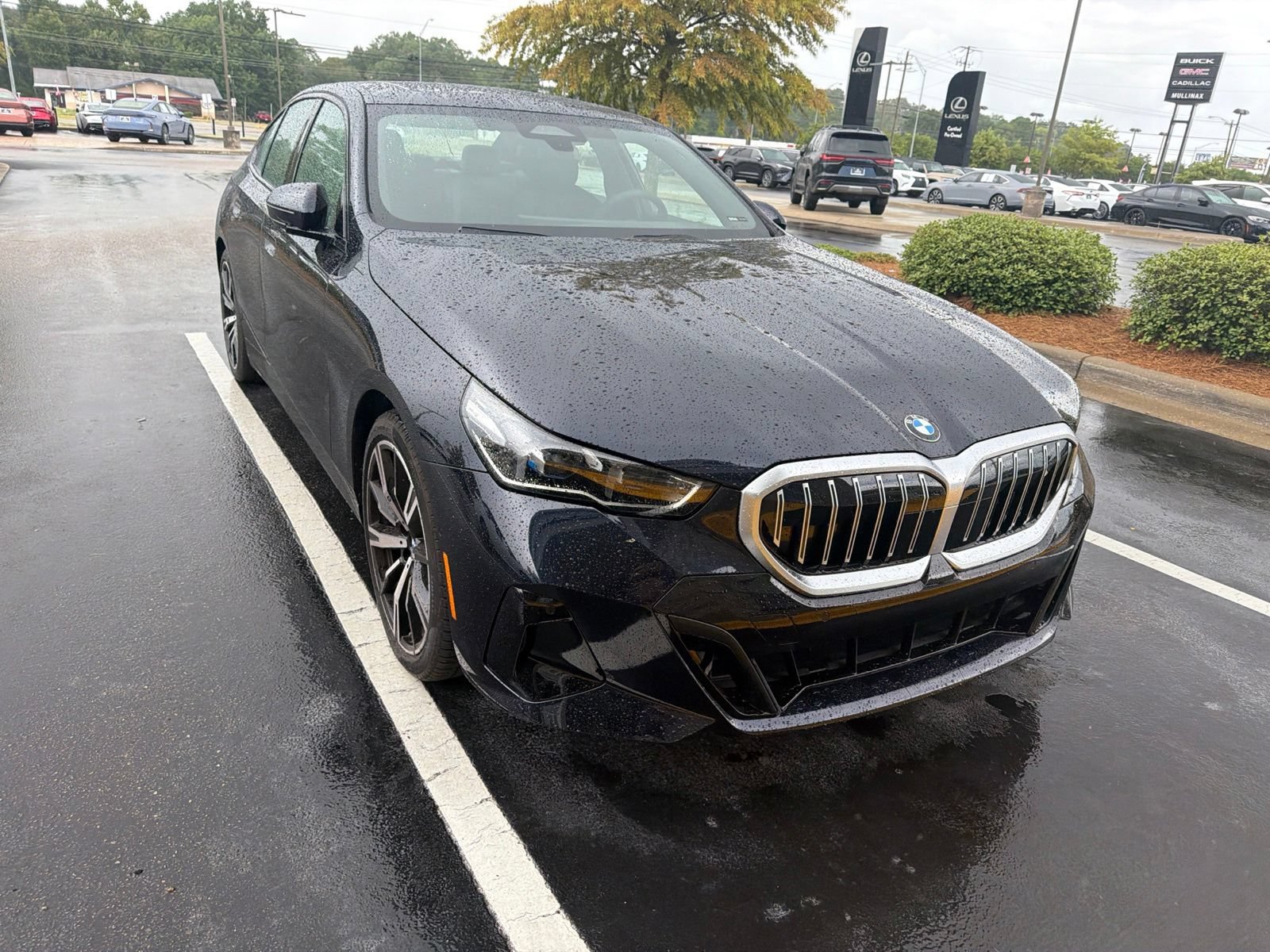 Used 2026 BMW 530i w/ M Sport Package RWD image 5